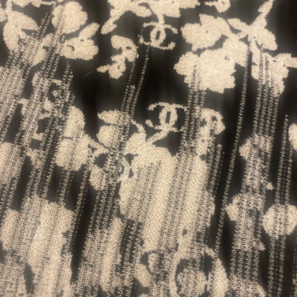 CHANEL 14C Resort Runway Camellia CC Logo Jacquard Knit Top